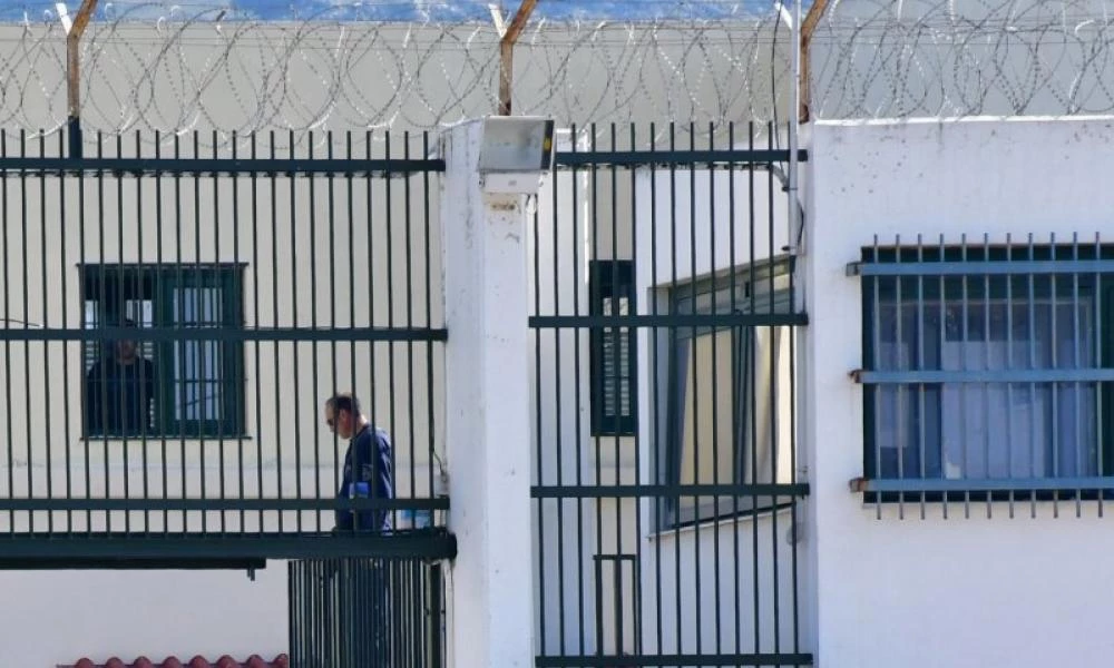 Απόπειρα απόδρασης από τις φυλακές Αυλώνα - Προειδοποιητικές βολές στον αέρα από φύλακα